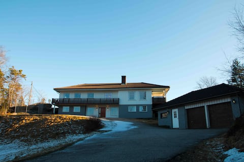 Large spacious single-family home with 15 beds