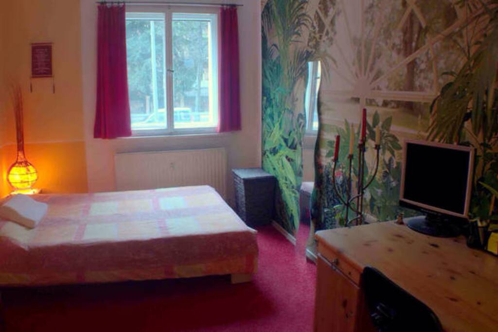 First bedroom (double bed)