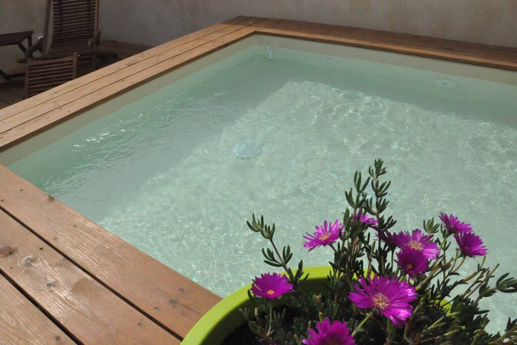 Terrasse avec jacuzzi