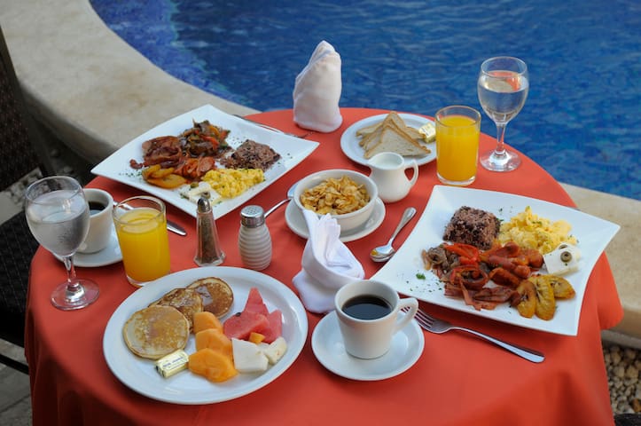 Mejor Hotel 3 estrellas   ( Con Desayuno Buffet )