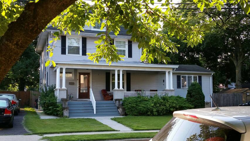 Somerville - Charming Victorian in Town