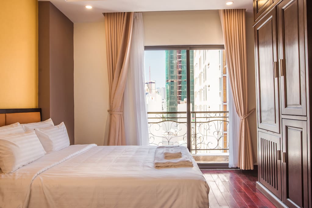Deluxe Quaduple room, 2 double beds, with balcony, Price from 600.000vnd/night