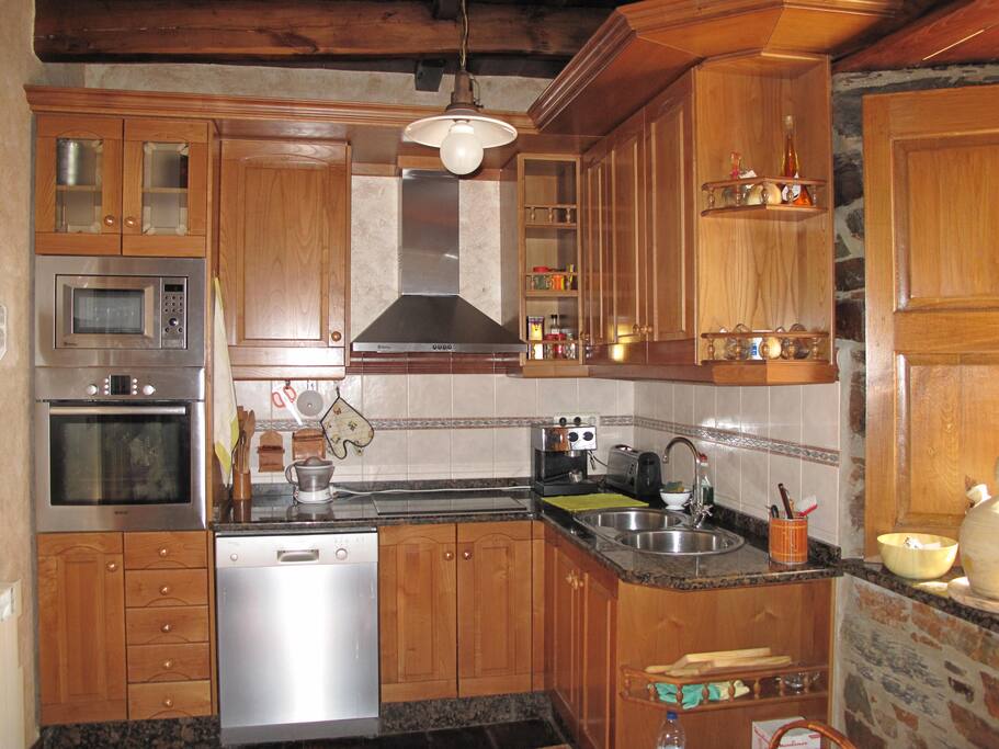 Cocina completa.