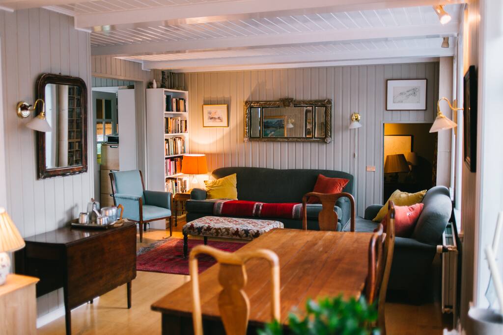 Main guest Sitting Room