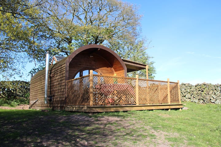Pod with Hot tub in woodland near Alton Towers.