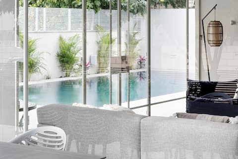 Paradise Pool House in Hod Hasharon