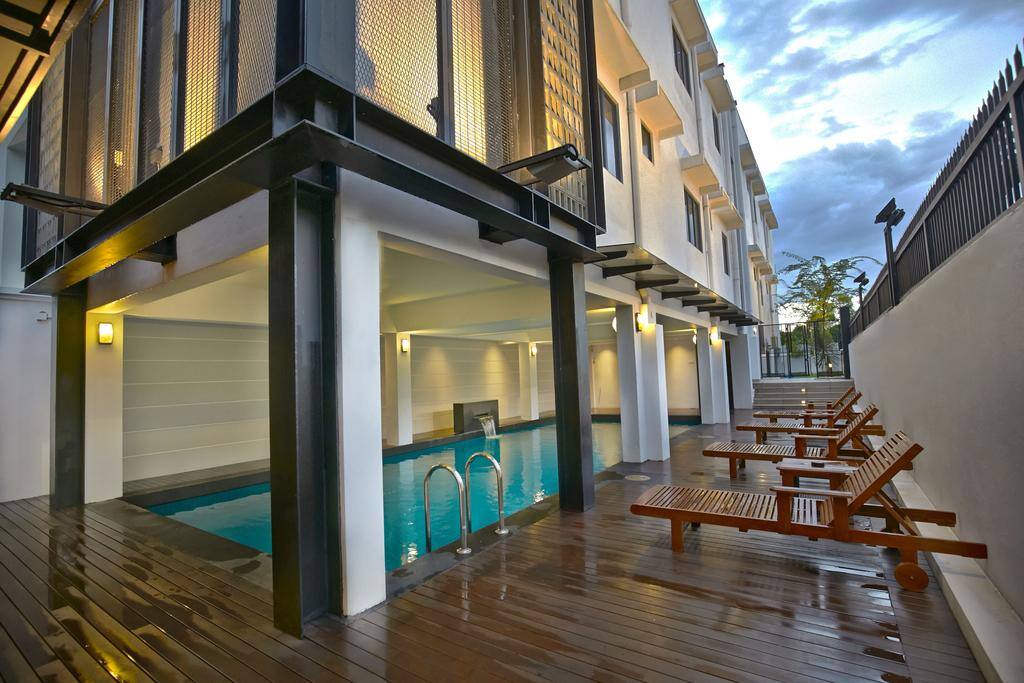 PRIVATE POOL