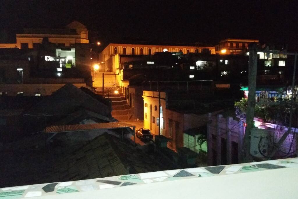 Vista nocturna desde la terraza