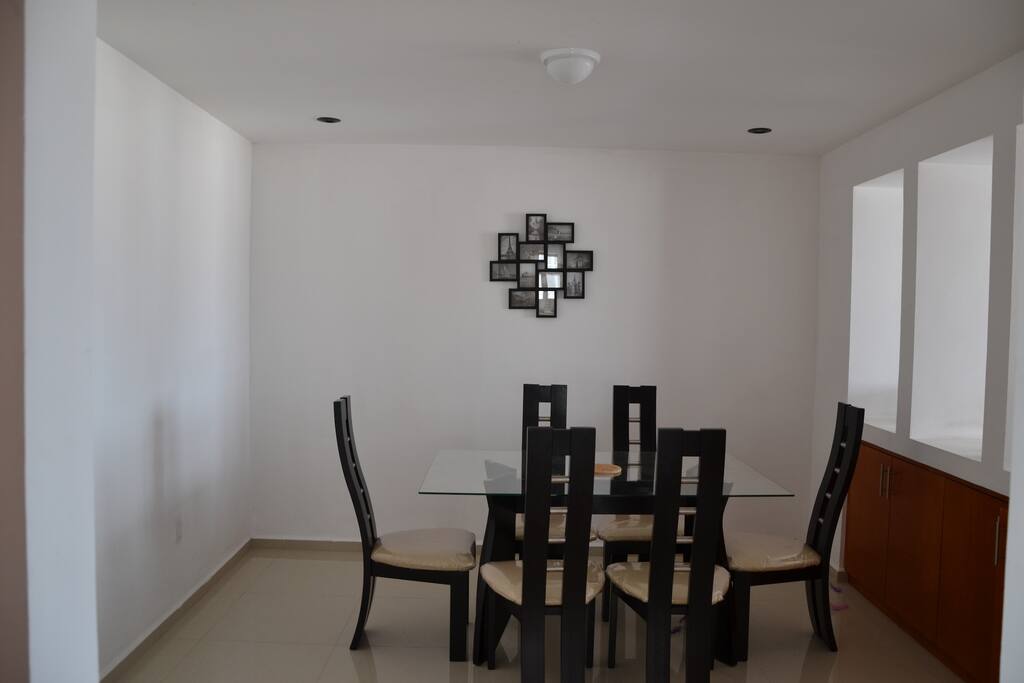 Dining room/Workspace