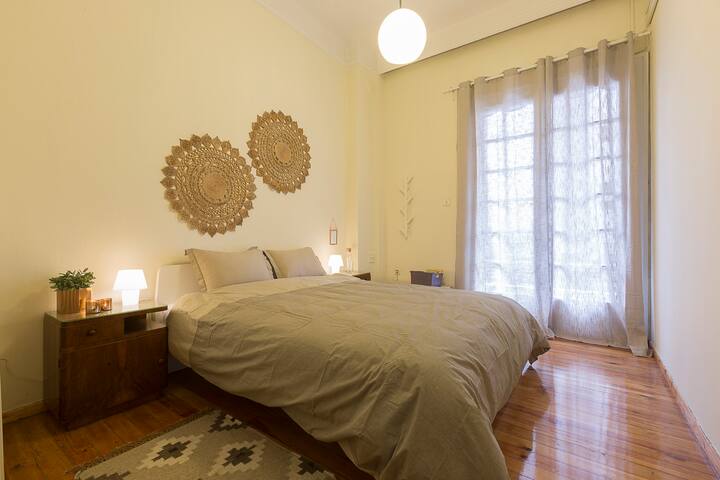 #FLH – Authentic Retro Flat in CityCenter gallery image 3