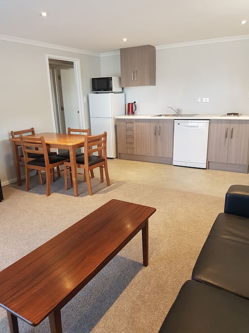 Kitchen, Hob, Dishwasher, Fridge/Freezer