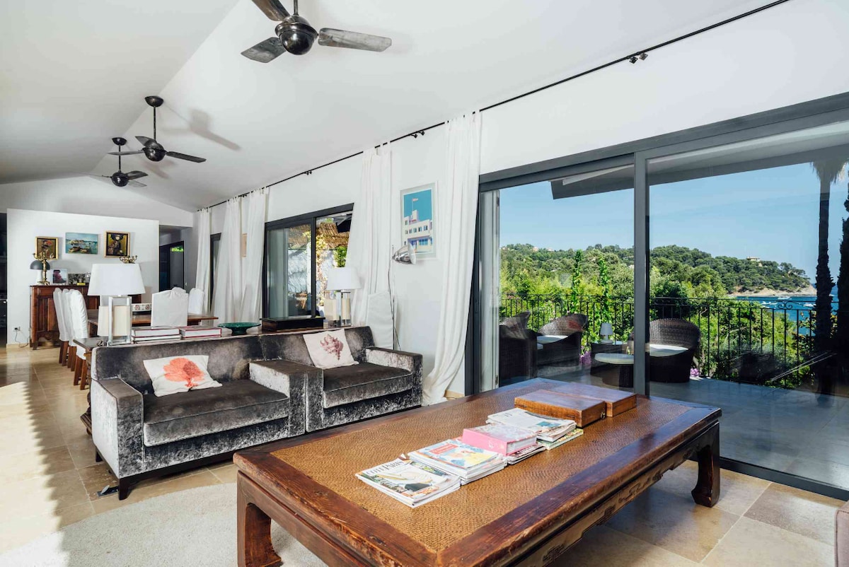 Successful Airbnb property: Beachfront renovated villa / park / French Riviera in Rayol Canadel Sur Mer