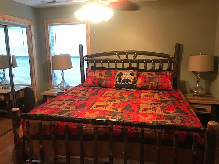 Master bed (King)