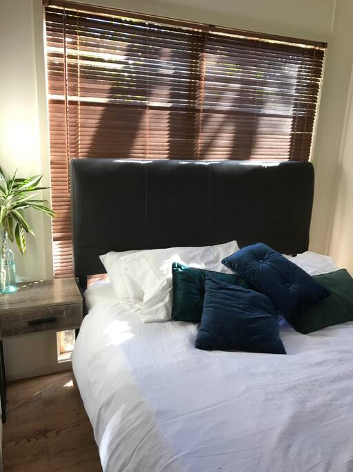 New Queen size bed