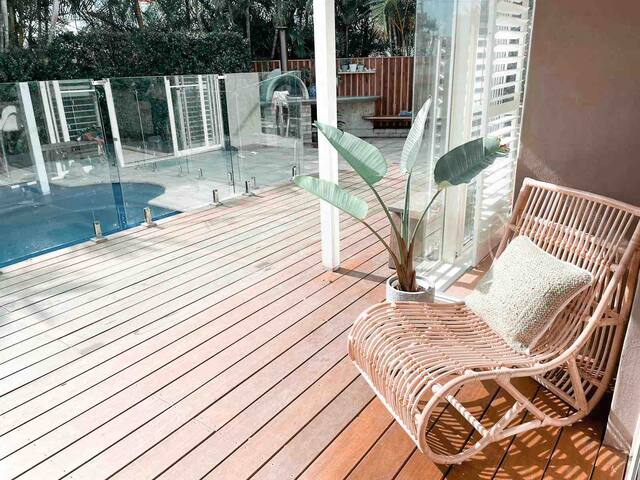 Palm Oasis at One Mile gallery image 4