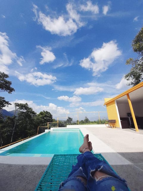 Corozal road, excellent weather, incredible view