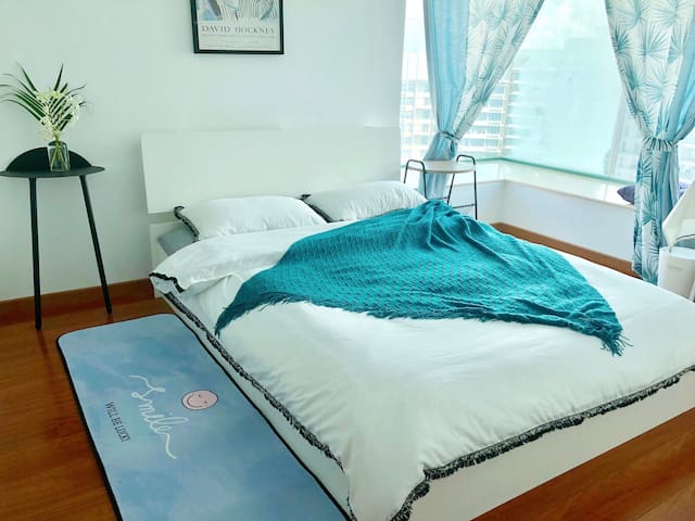 【超赞新房】视野超开阔的福田口岸CBD会展中心1969主卧大床房(吉维尼蓝)