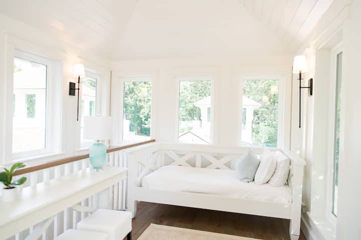 Second Story Bayview Room with Workspace and Twin Daybed