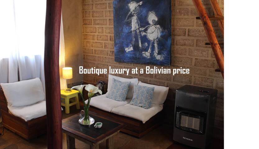 Parentheses Cabins: Live Like a Local