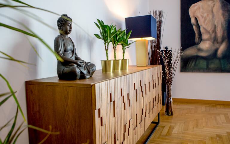 Central & Elegant – Bluscapes Home gallery image 3