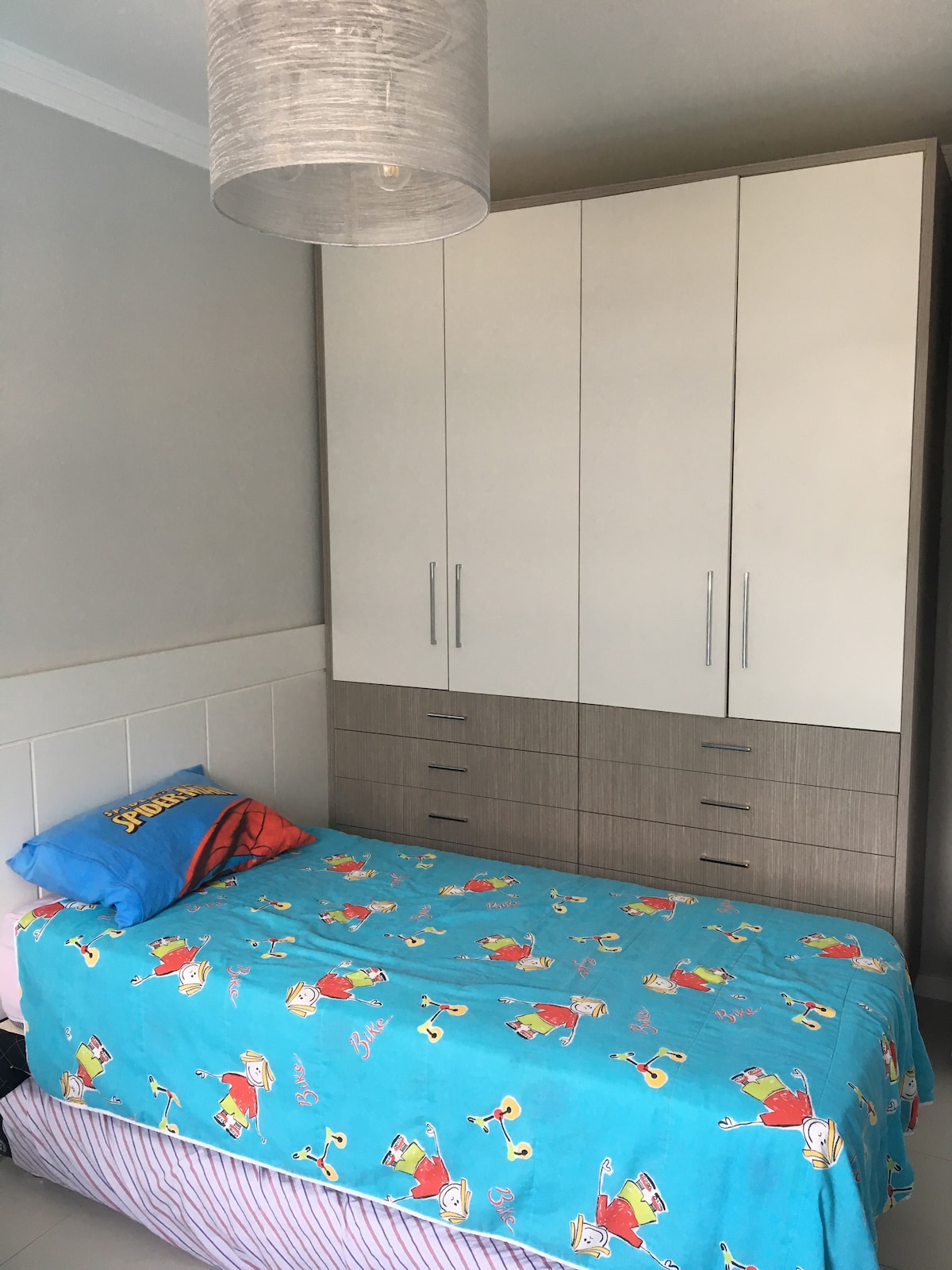 Ერთადგილიანი საძინებელი