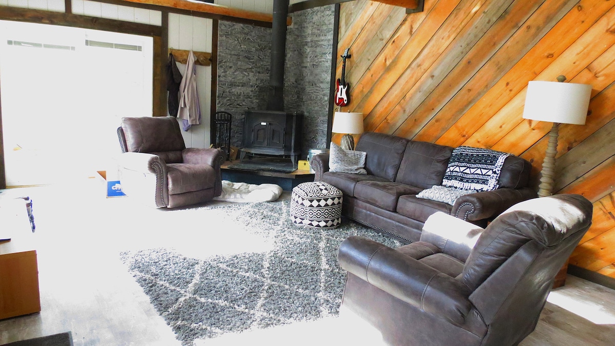 Upokojte sa v obývacej izbe!