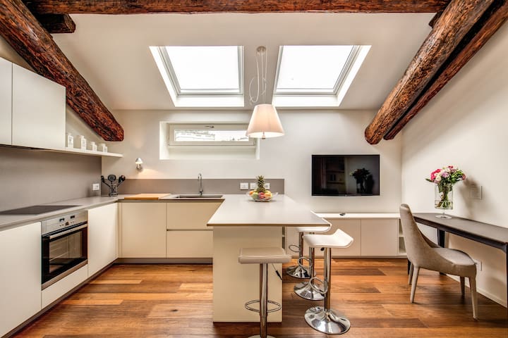 Luxurious, brand-new apartment in Milan