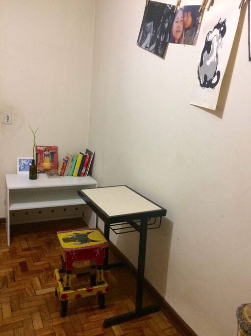 Mesa com tamborete