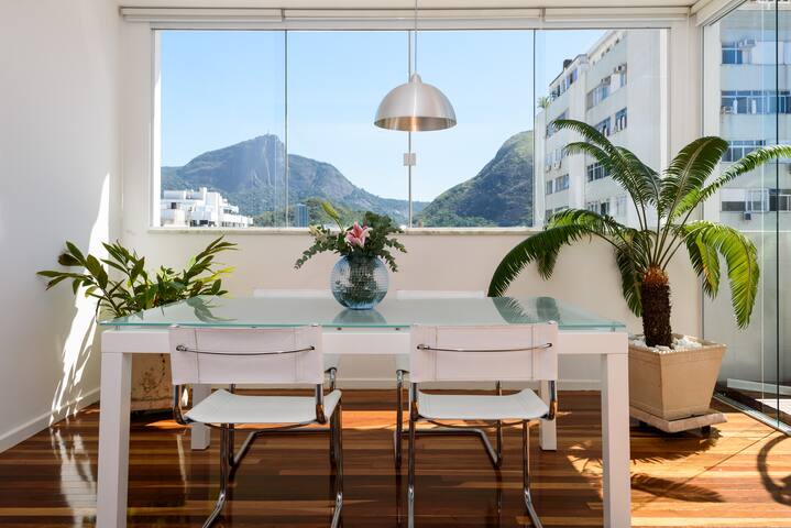 Lovely penthouse with a stunning view in Ipanema gallery image 2