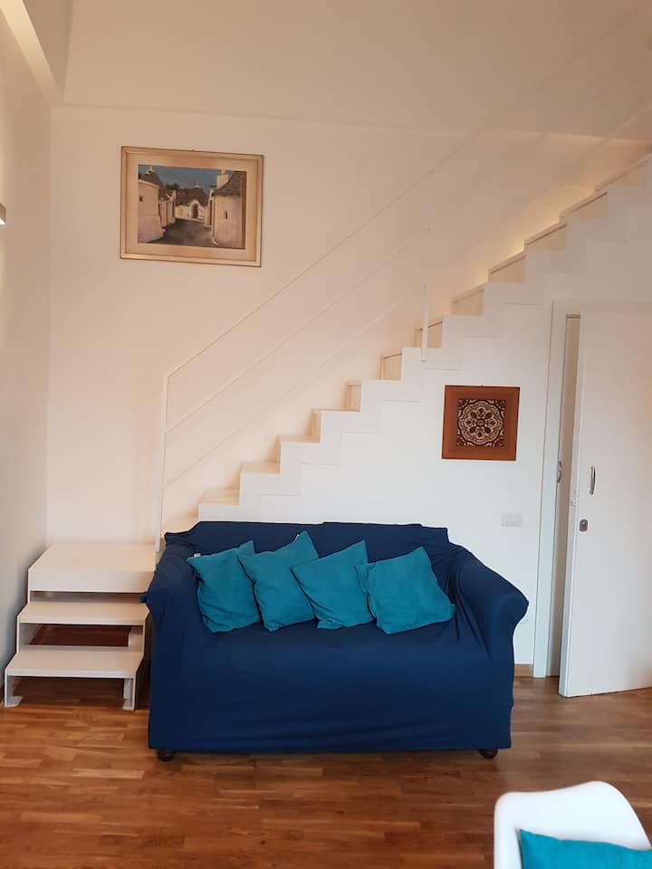 โซฟาที่กลายเป็นเตียงที่สะดวกสบายสำหรับ 2 คนหากจำเป็น