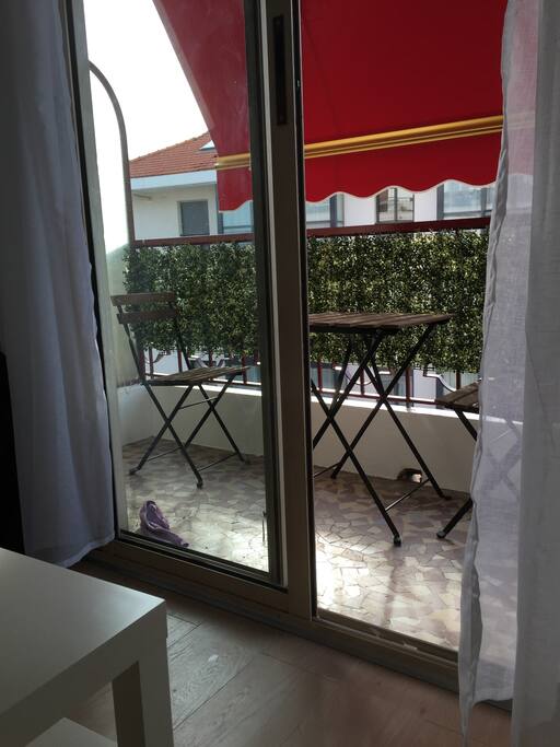 Grand balcon très ensoleillé