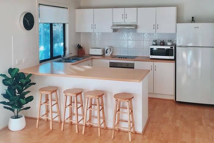 The Red Rock Beach House - Dog Friendly