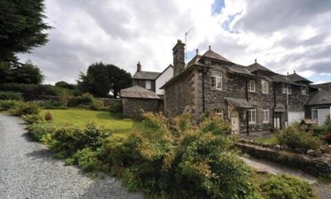 Pet friendly Traditional  Cottage with lake views