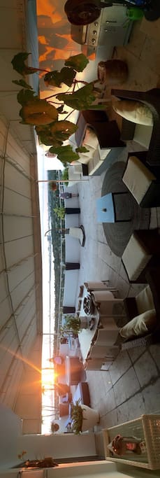 1600sqf roof top terrace!
100% private & nobody can watch you !:) no sofa no ping pong because of hurricane season