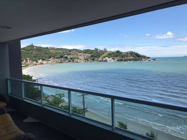 Belíssimo Apartamento de Frente para o Mar Itapema
