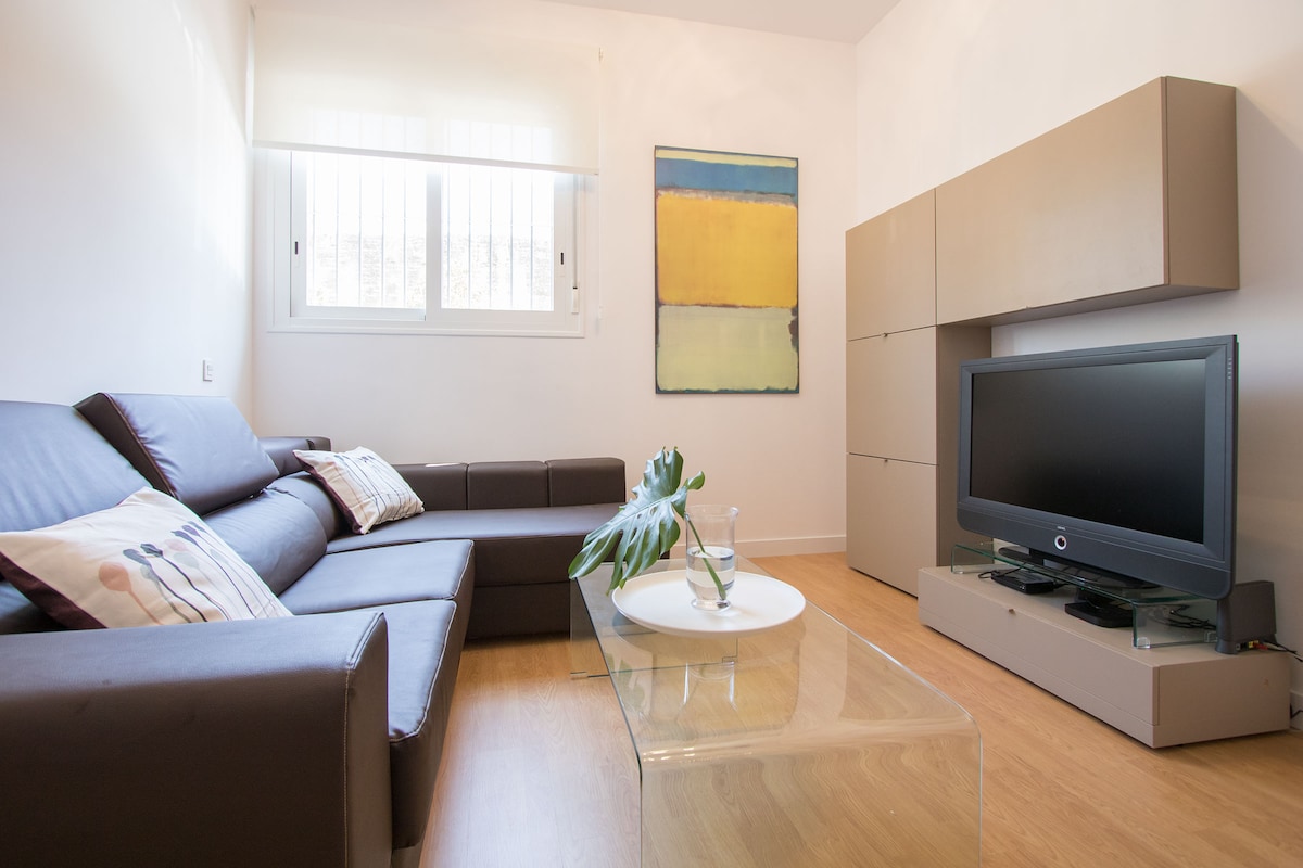 Top performing Airbnb: Murallas Apartment and garage 4 pax city center in Cruz Roja Capuchinos