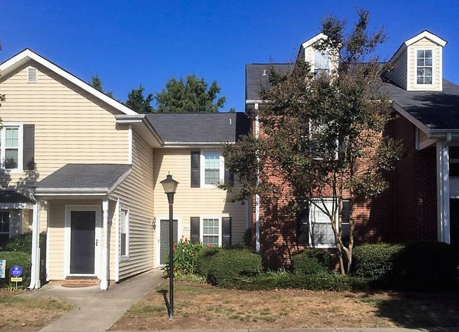 Comfortable South Charlotte Condo Apartments for Rent in