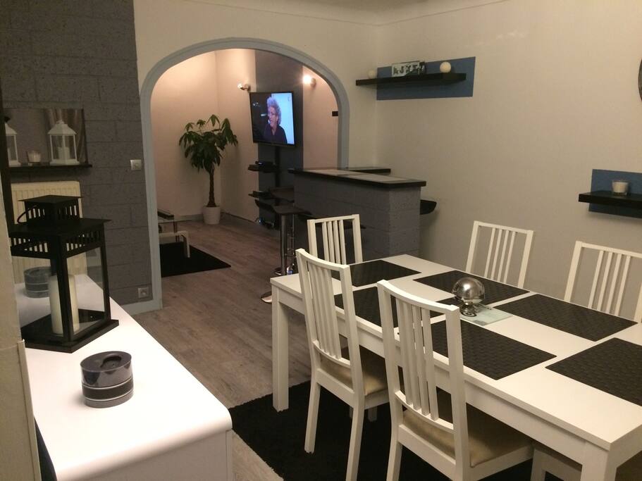 salle à manger de nuit