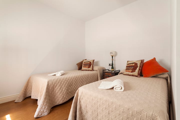 שתי מיטות יחיד נוחות מאוד.