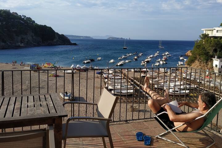 Apartamento con terraza magnífica frente al mar