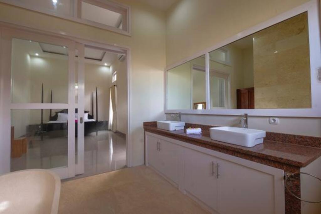 VIP Room - Bathroom