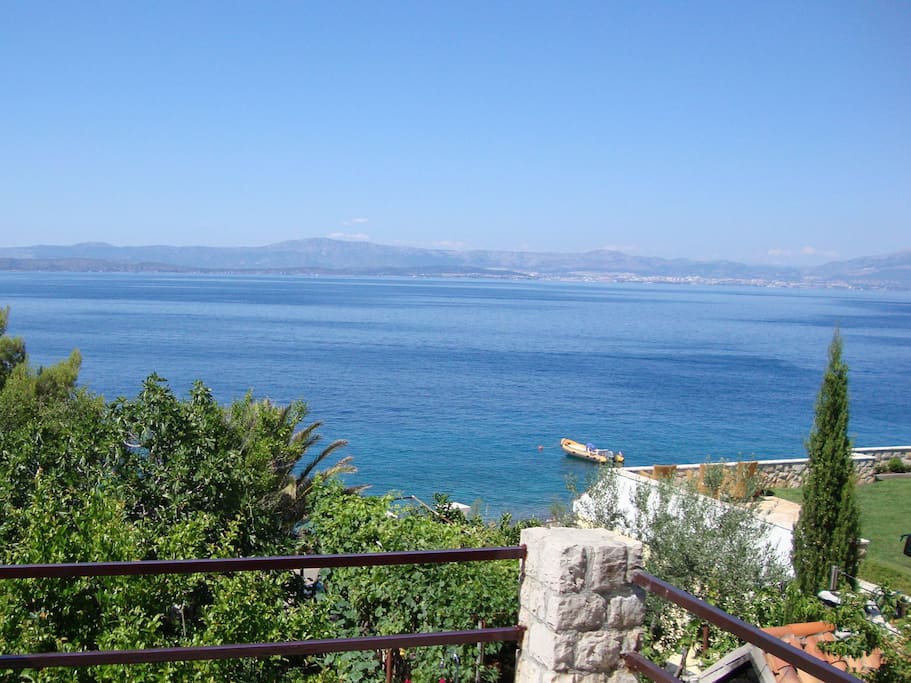 sea view (house and surroundings)
