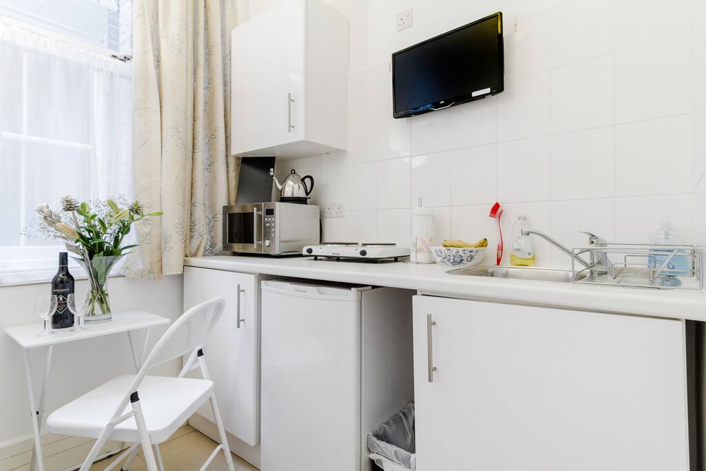 Kitchen and TV.