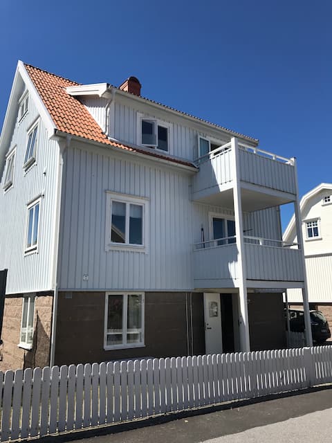 Lovely large house with the best location in Smögen!