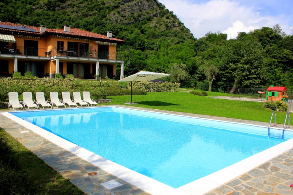 CONDO POOL WITH SUN BEDS