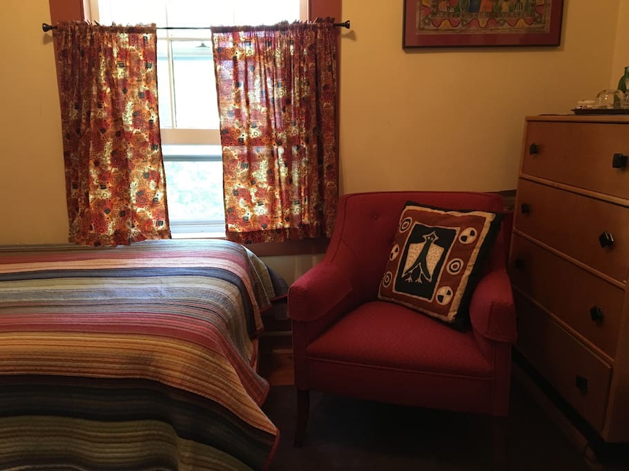 The other side of the twin bed room.