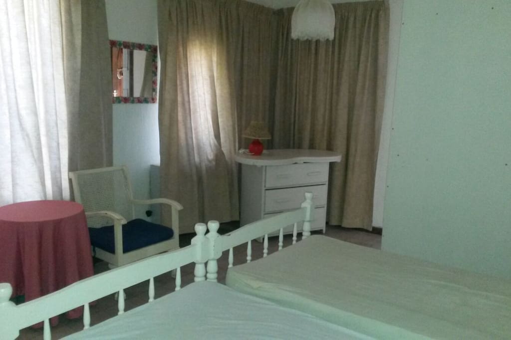 2nd Bedroom with 2 single beds