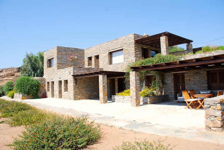 Sunset House – Koundouros