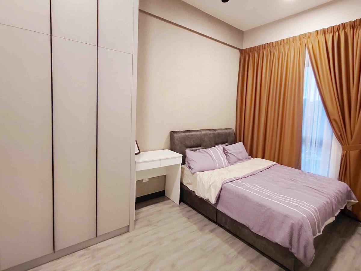 ห้องนอนใหญ่ห้องที่ 2