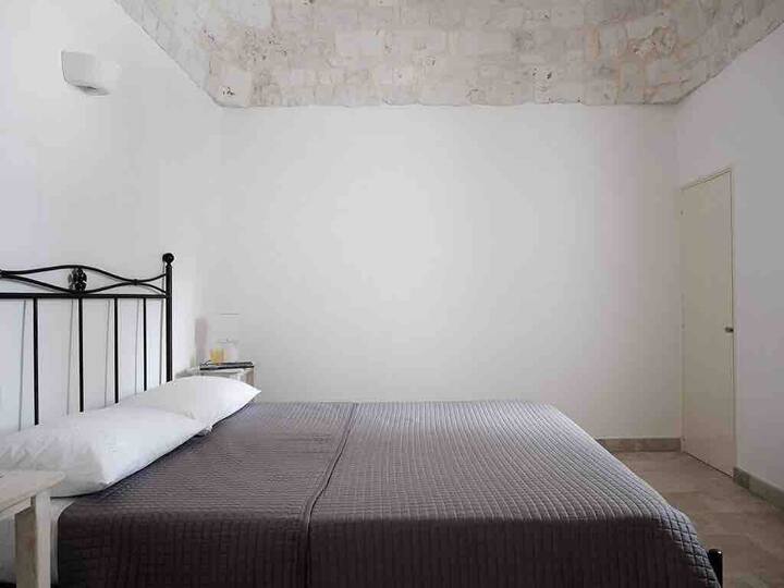 ห้องใหญ่เตียงคู่